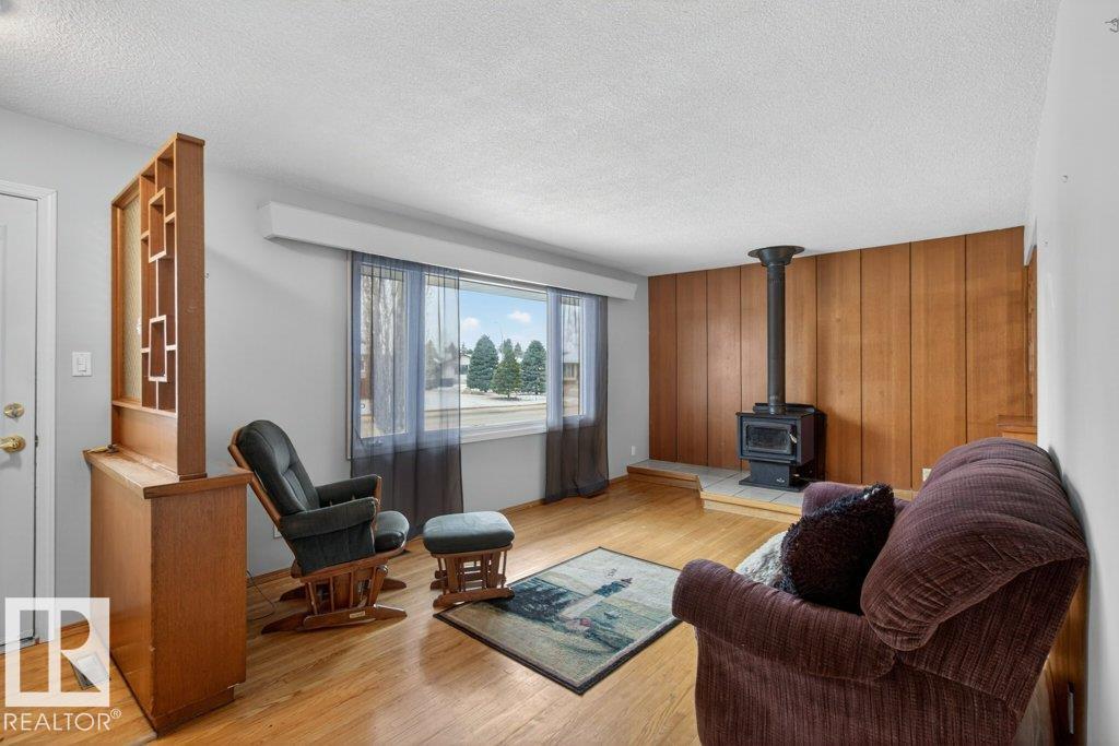 5216 89 AV NW