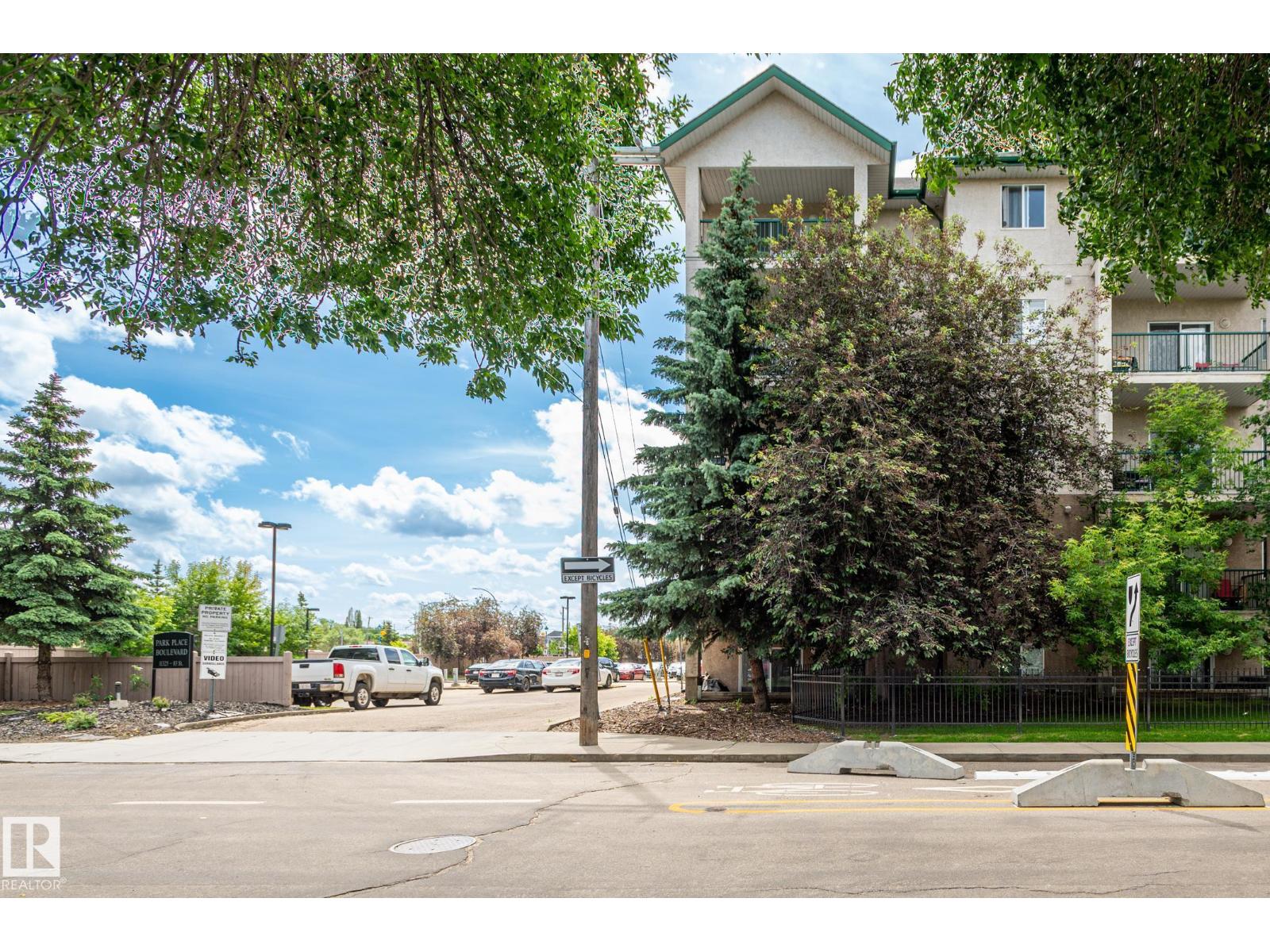 #228 11325 83 ST NW