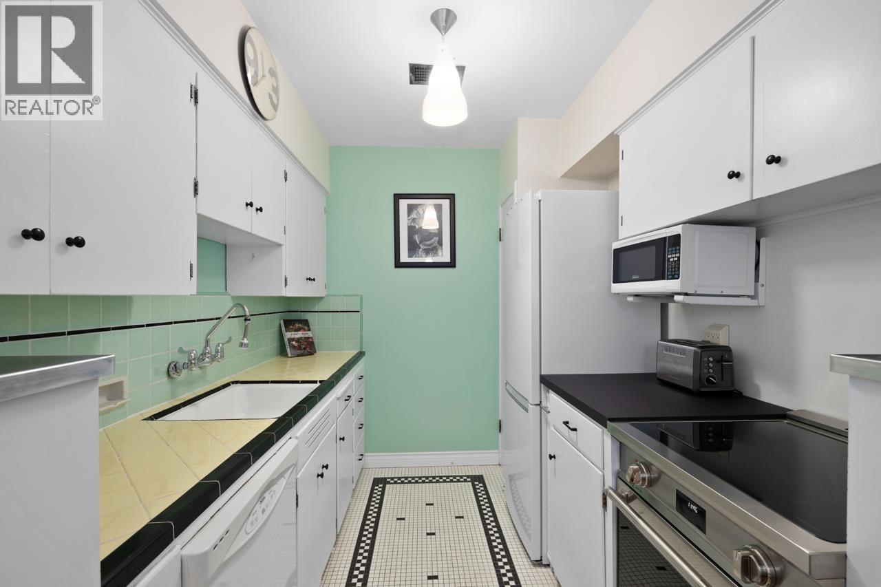 204 1565 BURNABY STREET