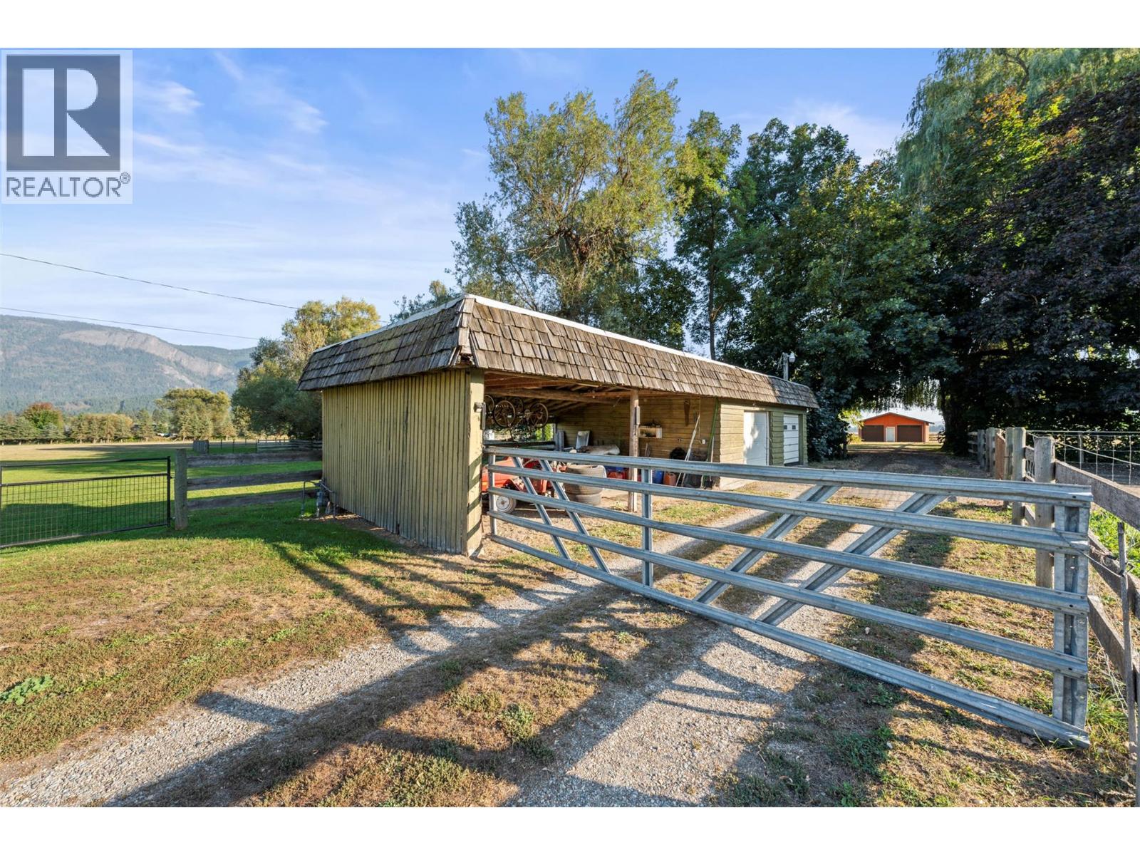 6619 Highway 97A Highway N