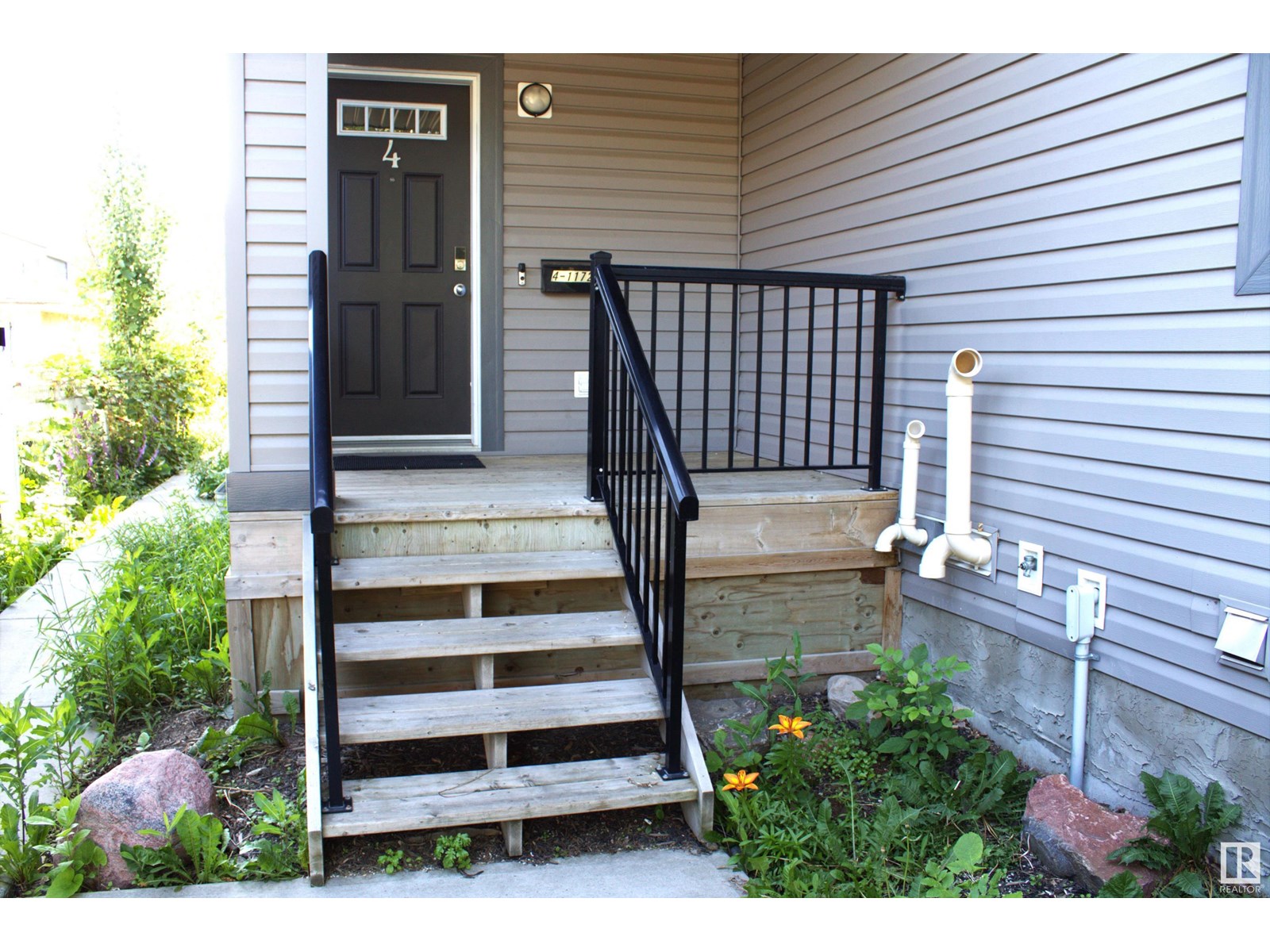 #4 11721 92 ST NW