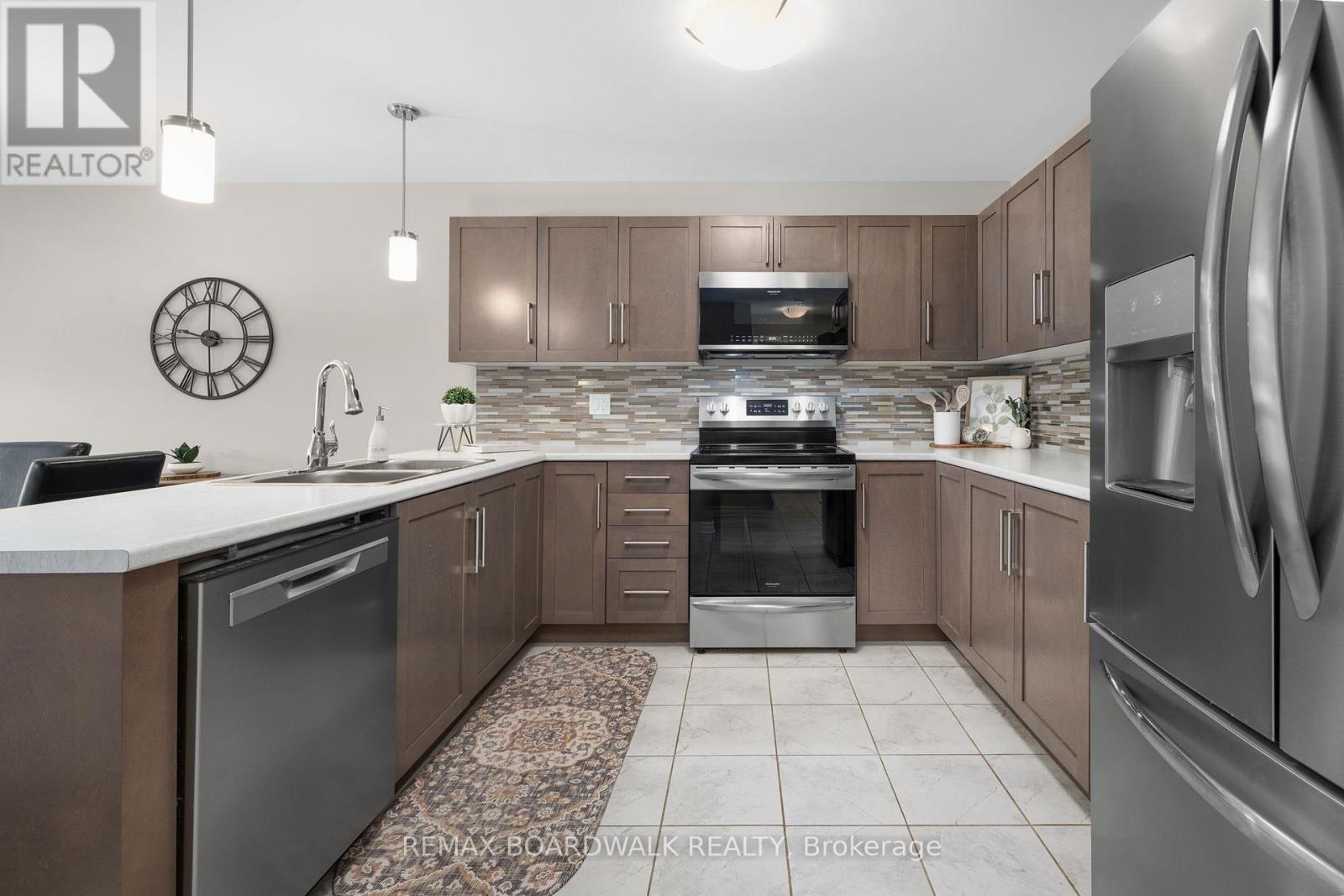 923 LEISHMAN DRIVE