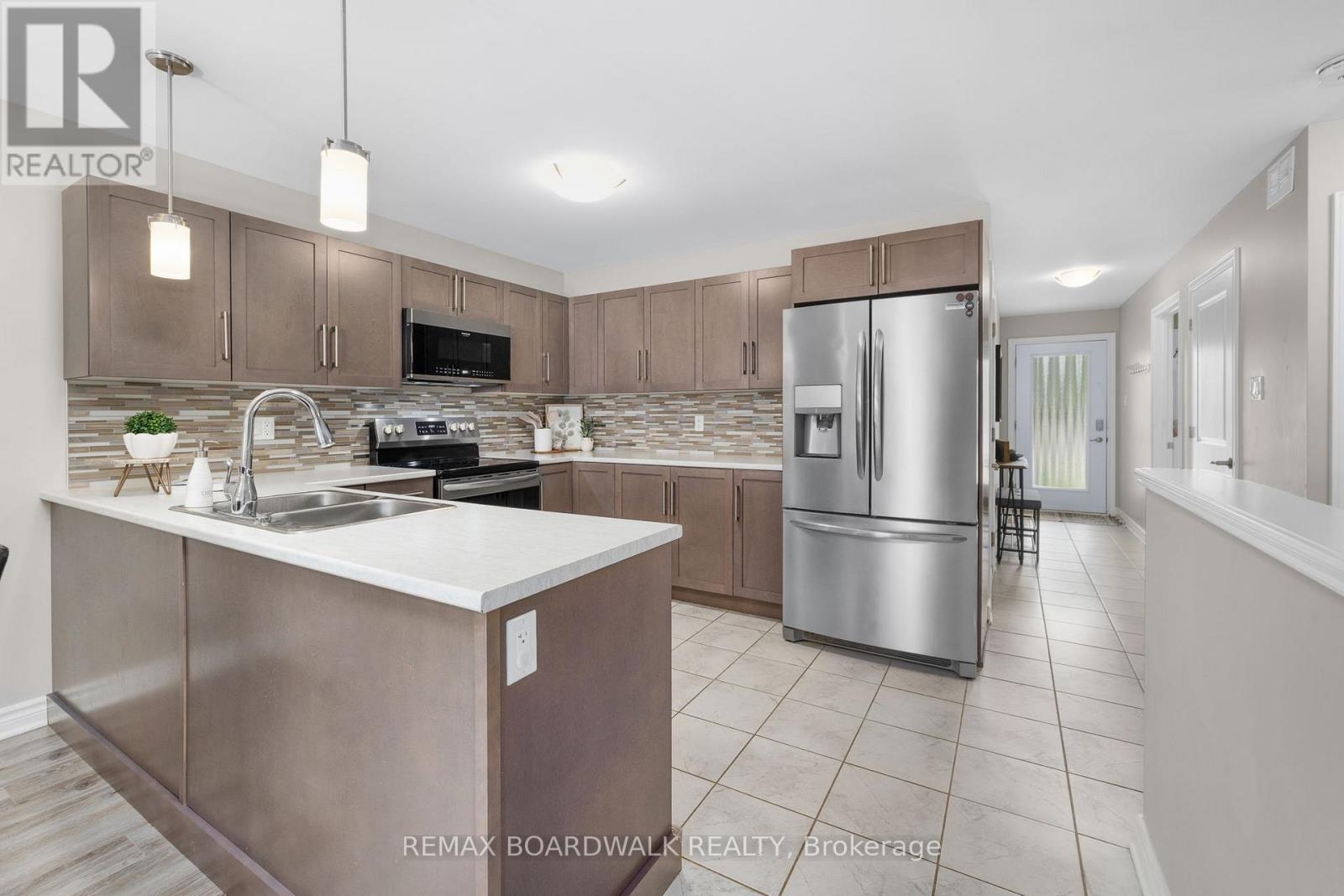 923 LEISHMAN DRIVE