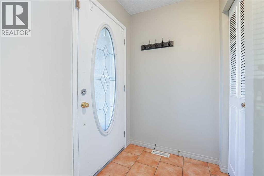 99 Mardale Crescent NE