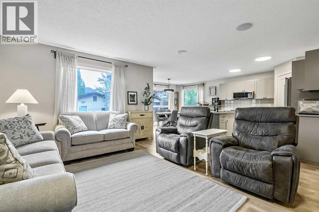 87 ELGIN Drive SE