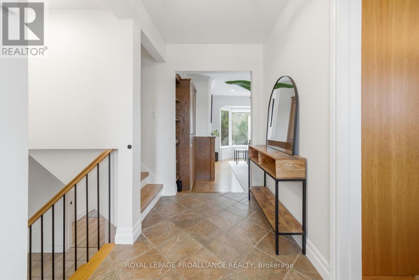 25 SOUTHWOOD CRESCENT