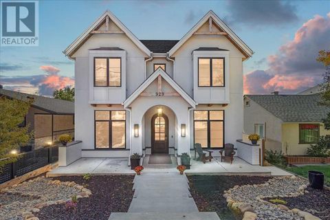 929 Drury Avenue NE Calgary AB T2E0M3