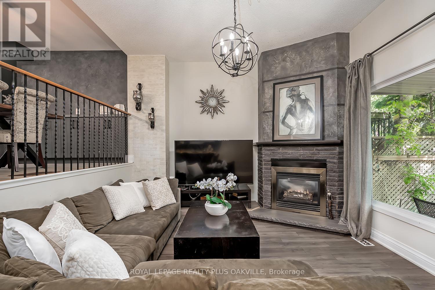51 - 1051 CEDARGLEN GATE