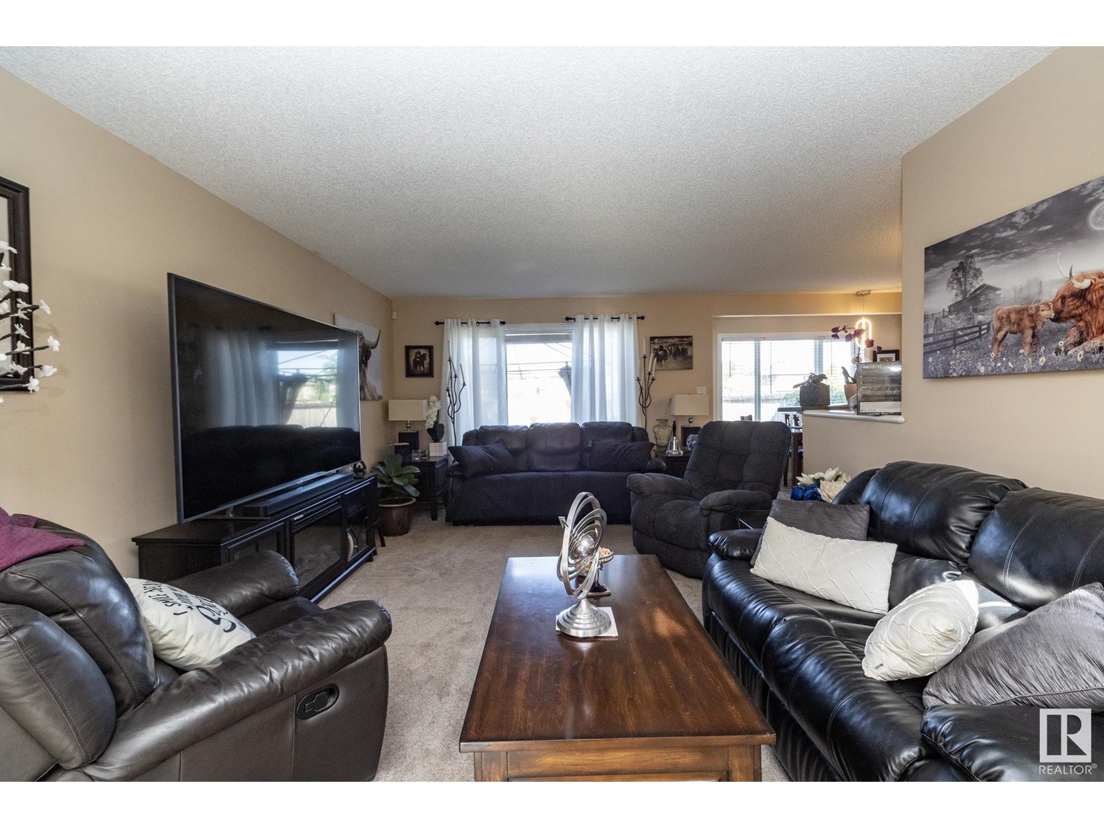 704 87 ST SW