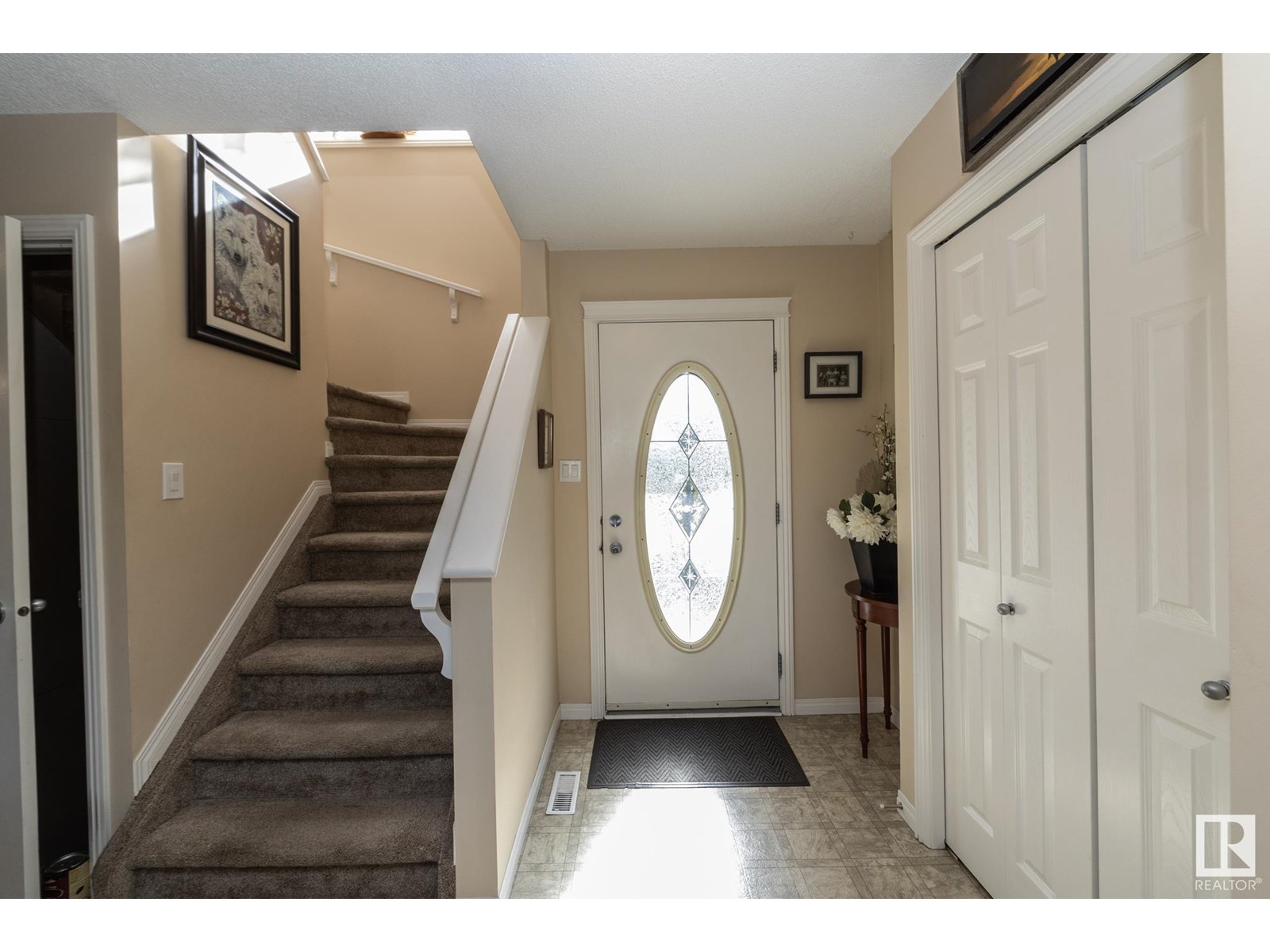 704 87 ST SW