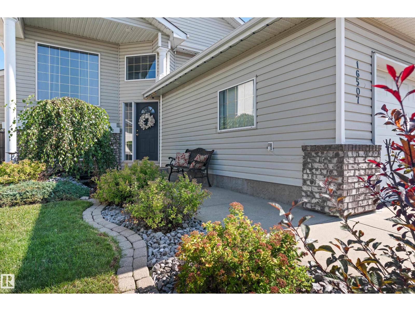 16507 81 ST NW