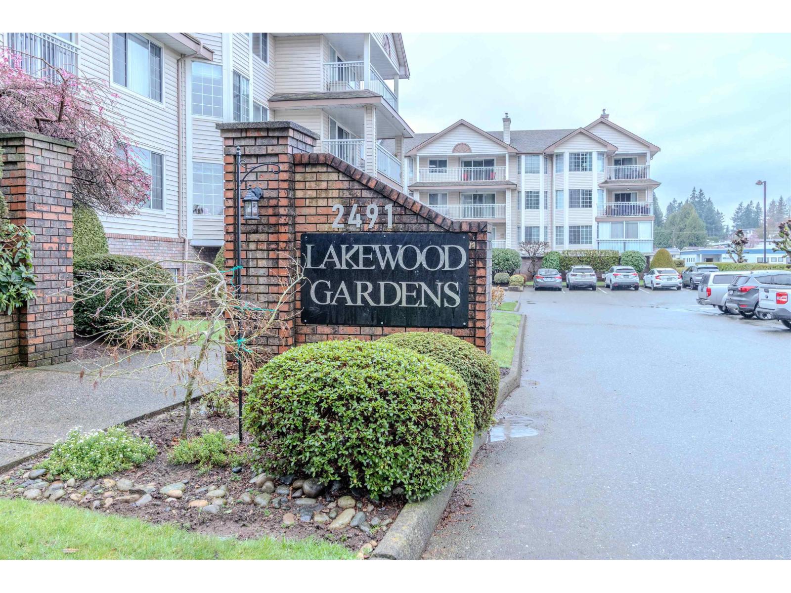 201 2491 GLADWIN ROAD