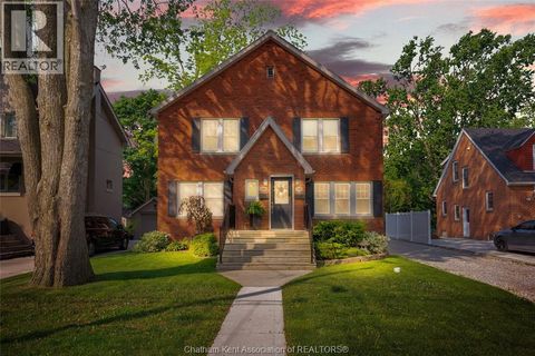 210-212 Elizabeth STREET Chatham ON N7L2Y7