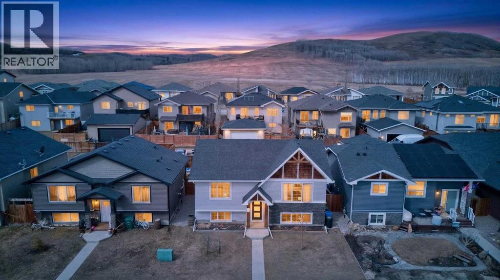 612 Country Meadows Close NW