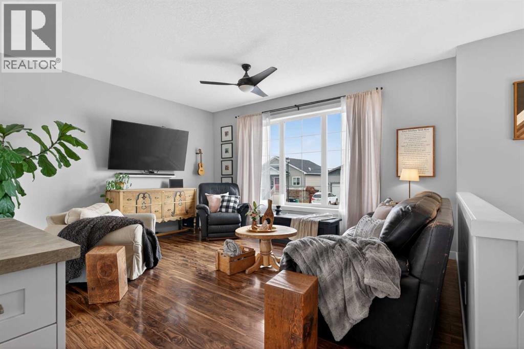 612 Country Meadows Close NW