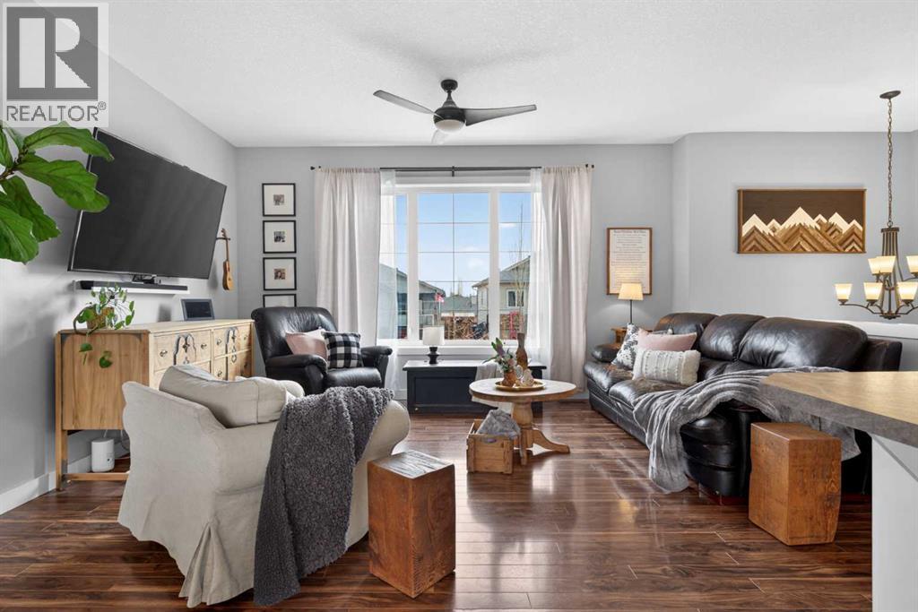 612 Country Meadows Close NW