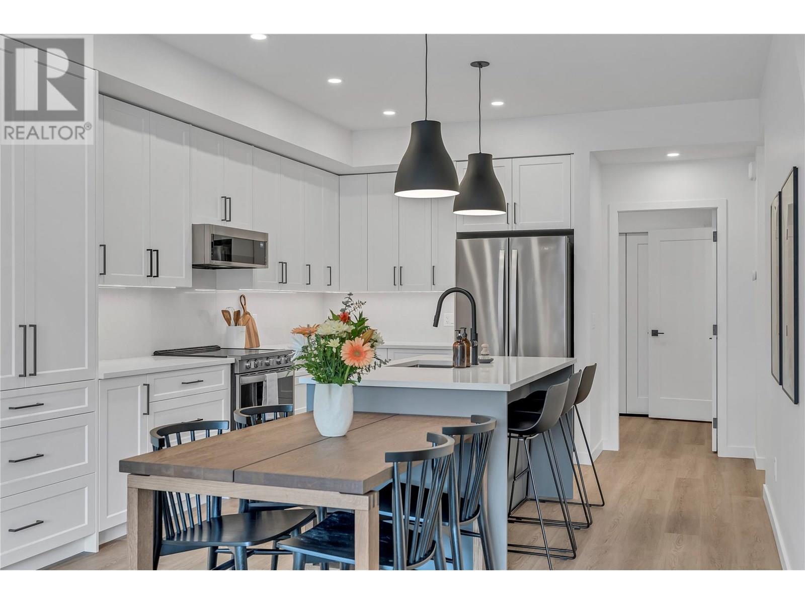 687 Victoria Drive Unit# 101