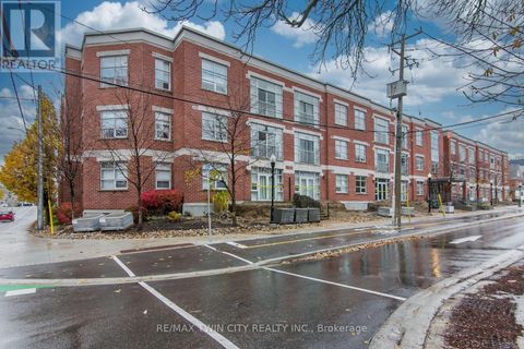 211 - 165 DUKE STREET E Kitchener ON N2H6T8