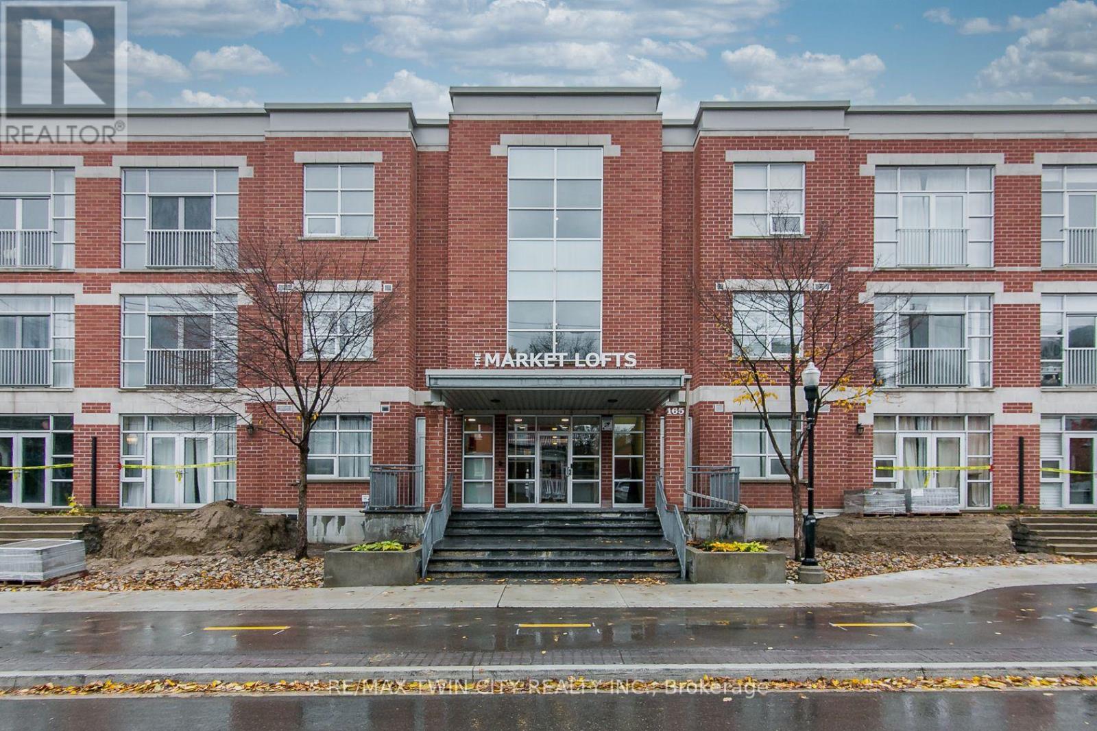 211 - 165 DUKE STREET E