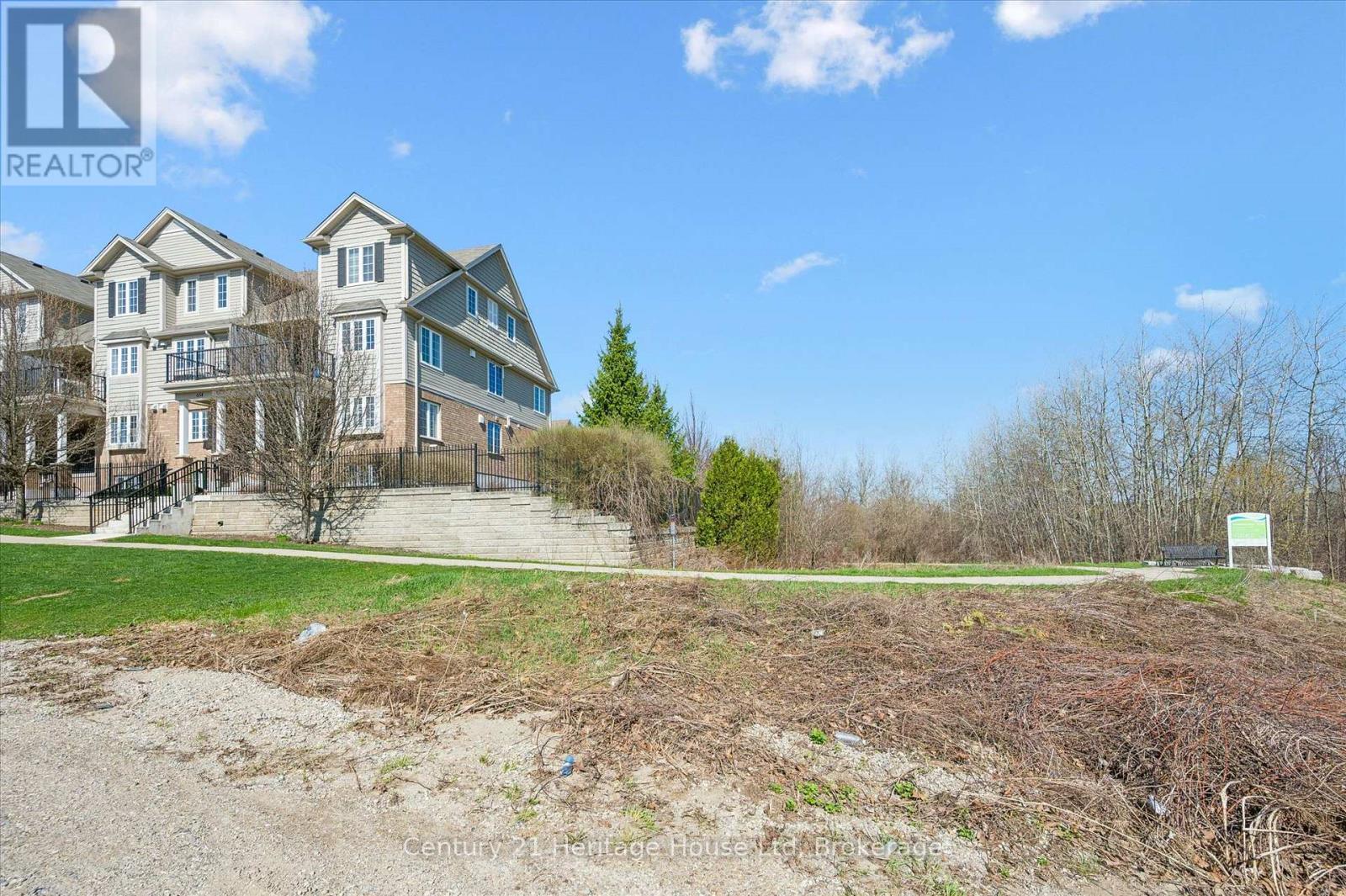 B - 656 WOODLAWN ROAD E