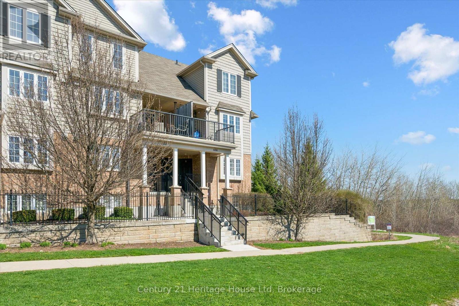 B - 656 WOODLAWN ROAD E
