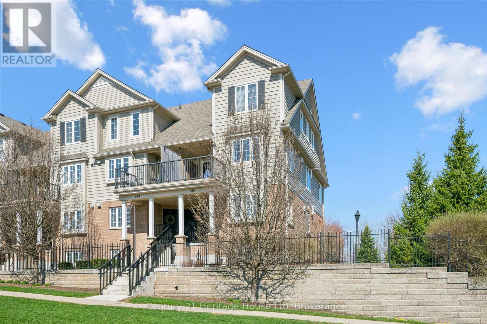 B - 656 WOODLAWN ROAD E