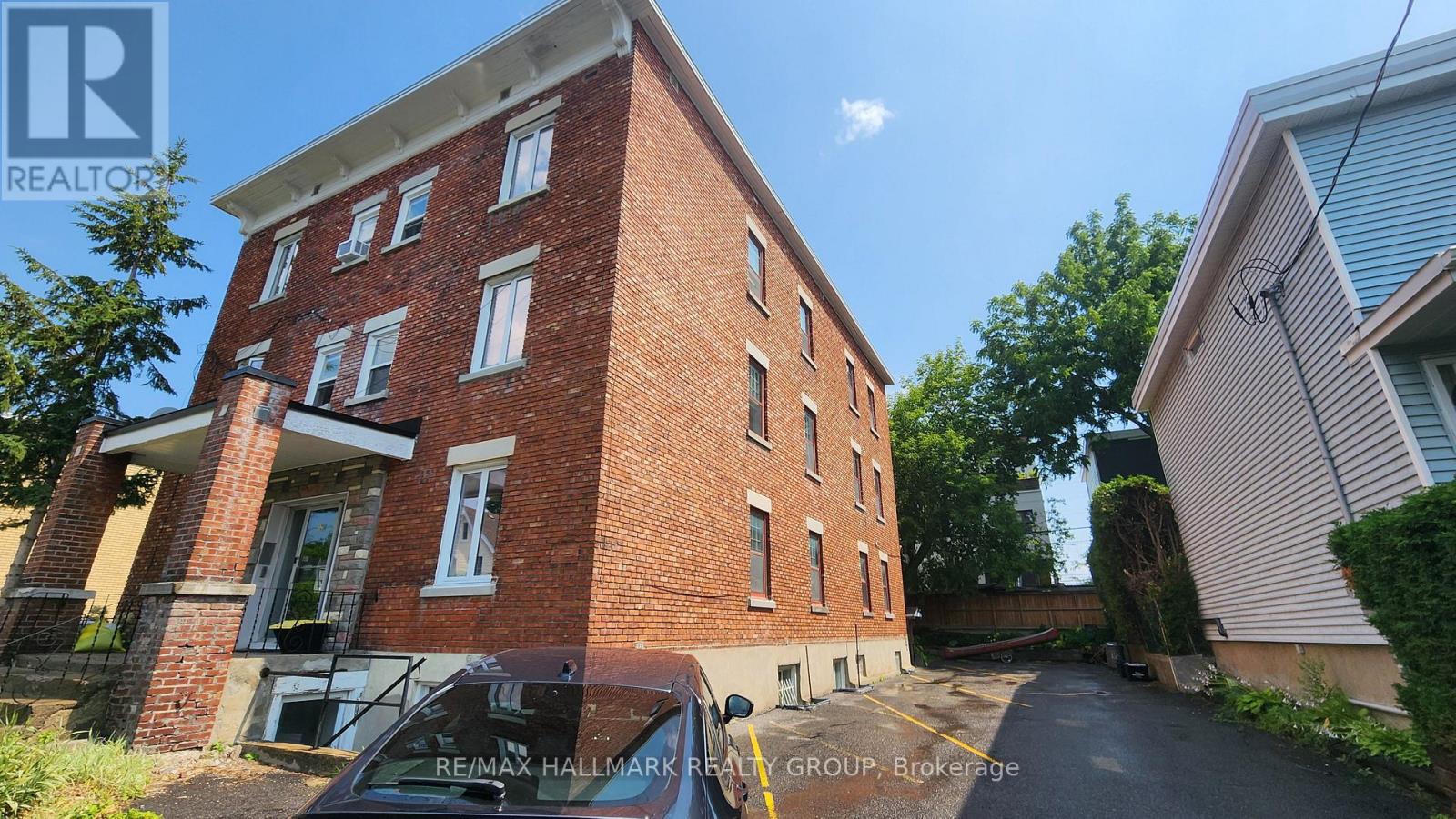 3 - 125 GLENORA STREET