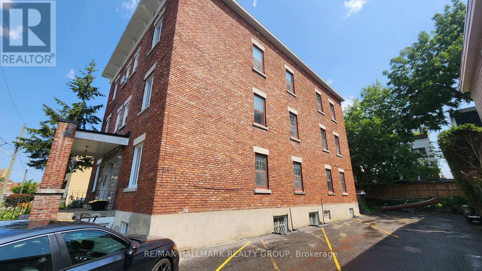 3 - 125 GLENORA STREET