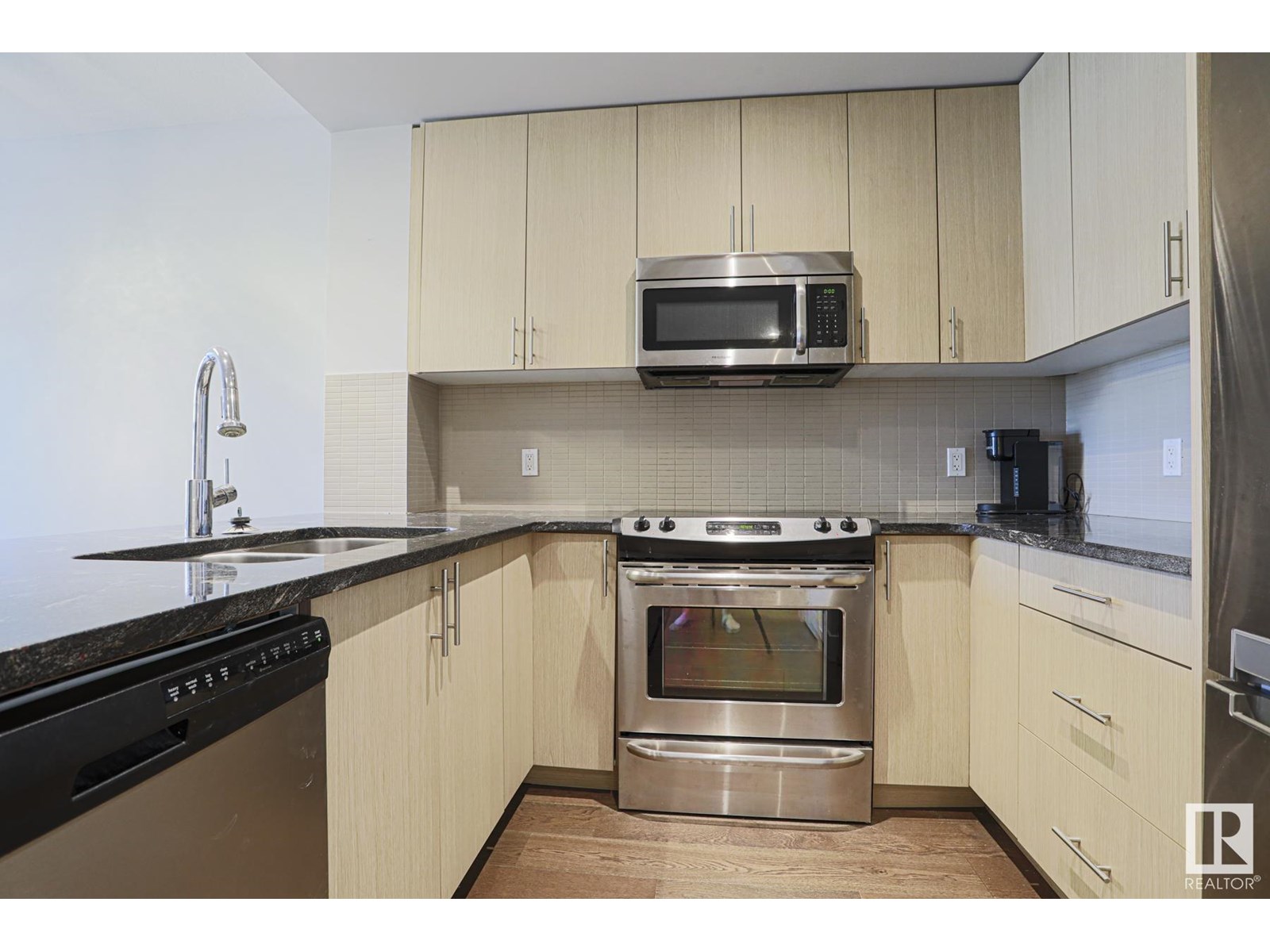 #208 10140 150 ST NW
