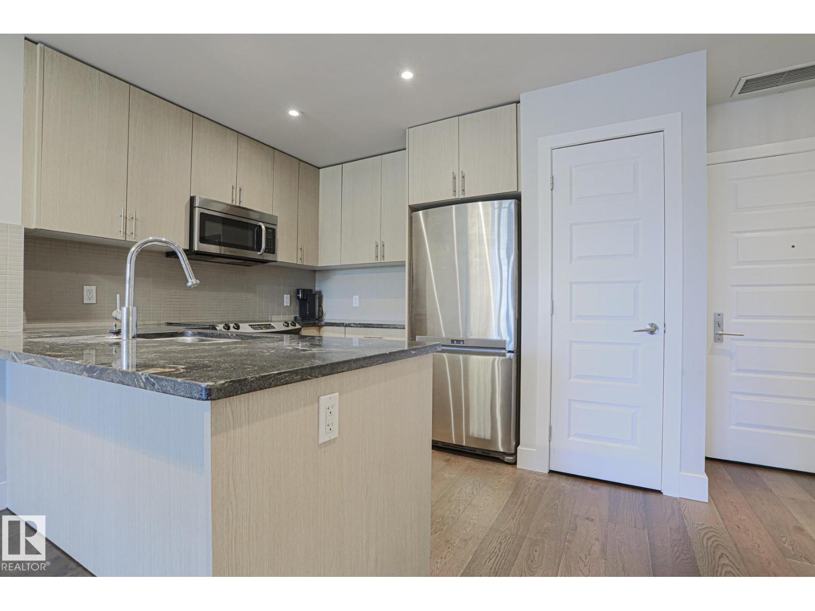 #208 10140 150 ST NW