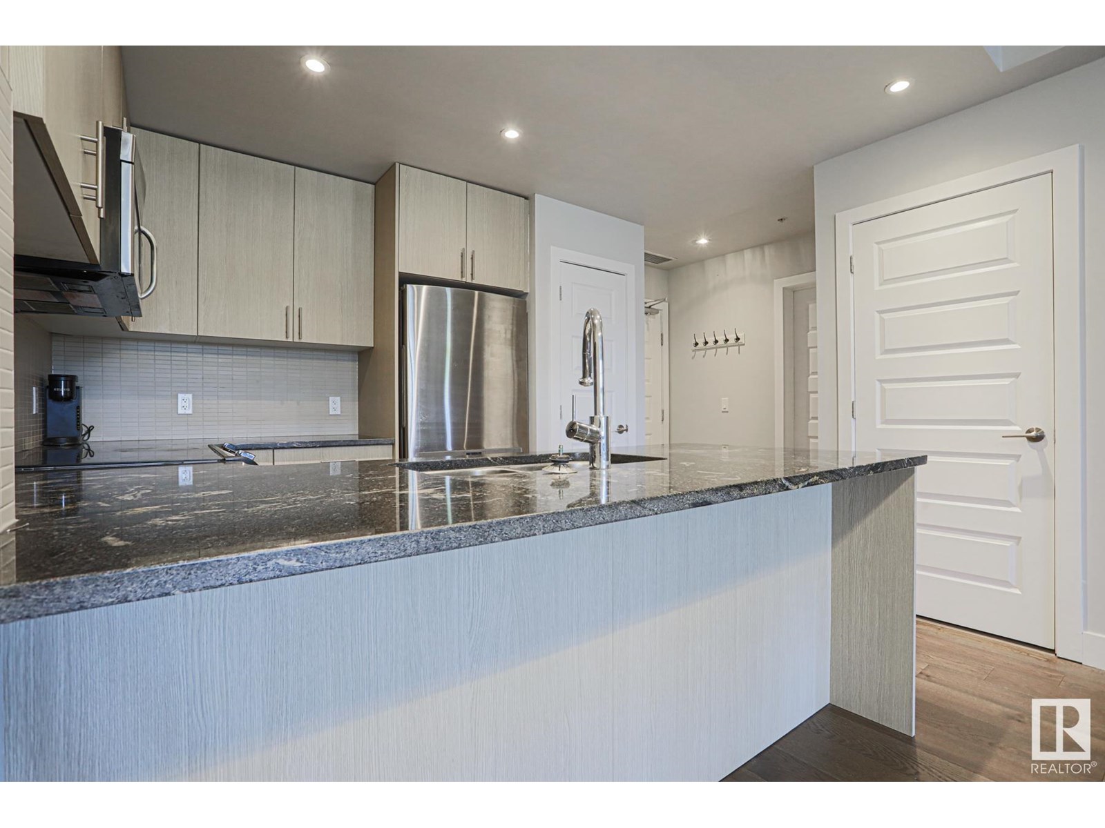 #208 10140 150 ST NW