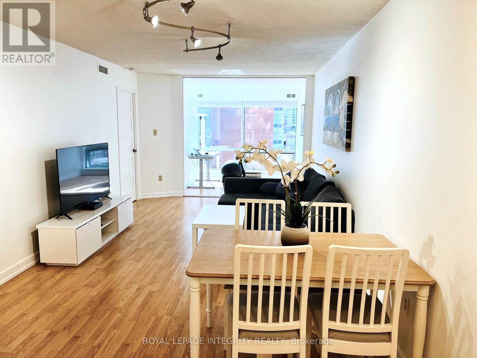 406 - 1001 BAY STREET