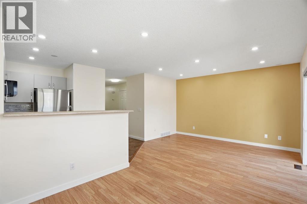 204, 760 Railway Gate SW