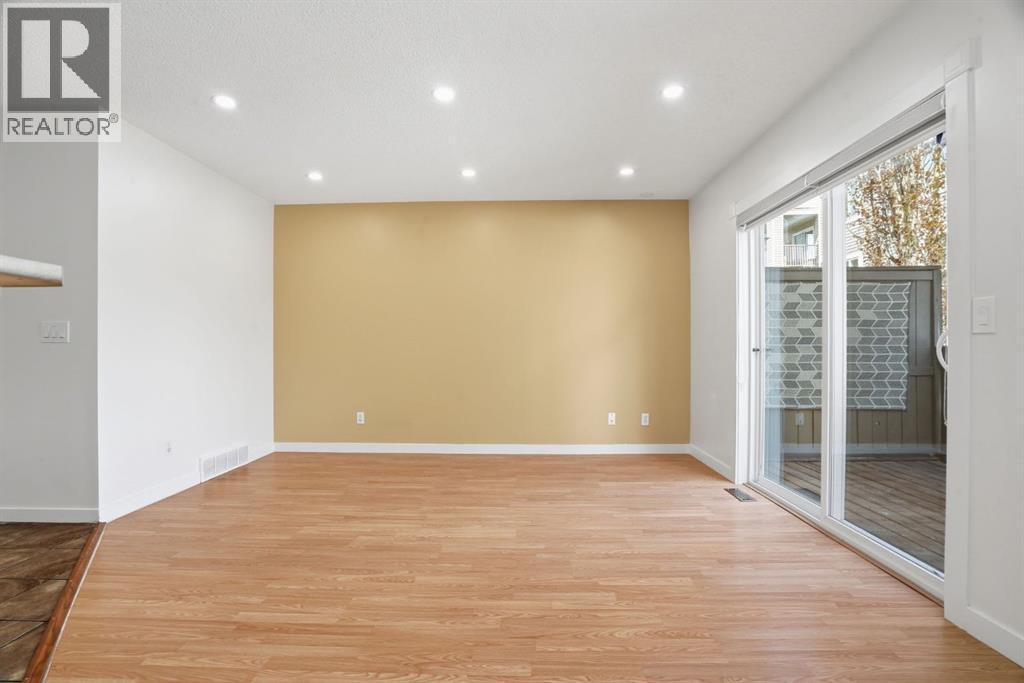 204, 760 Railway Gate SW