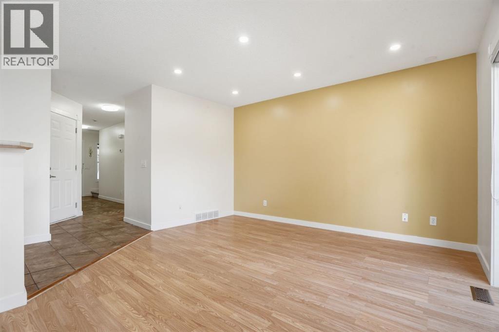 204, 760 Railway Gate SW