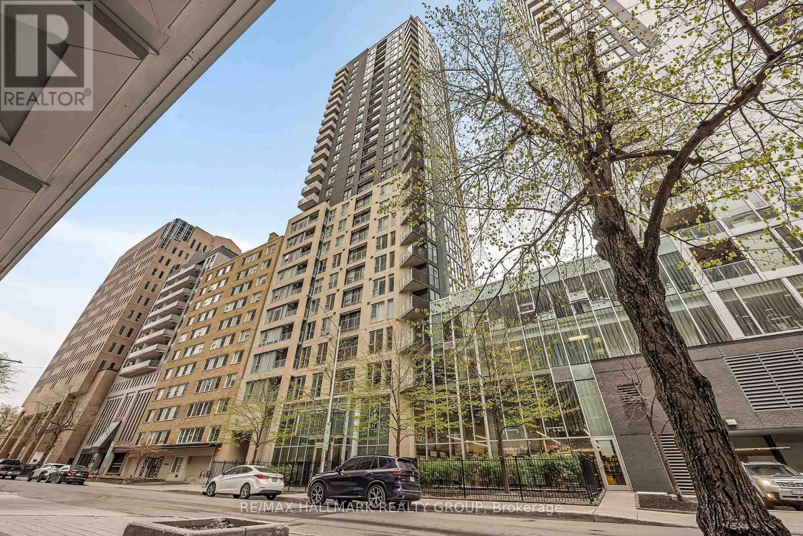 1905 - 40 NEPEAN STREET