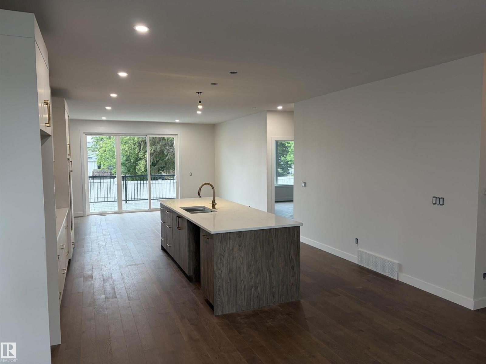 39 ELSINORE PL NW