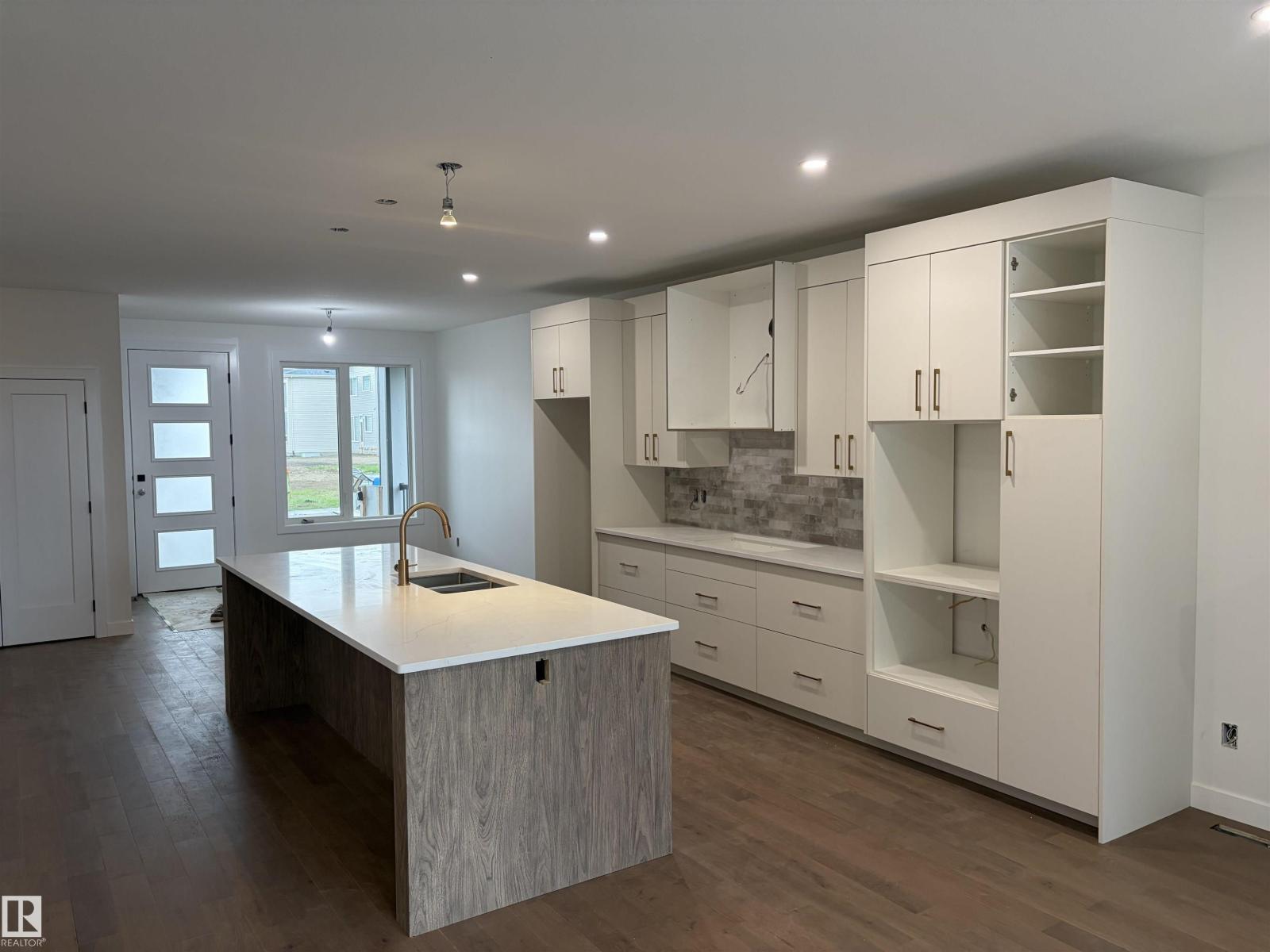 39 ELSINORE PL NW
