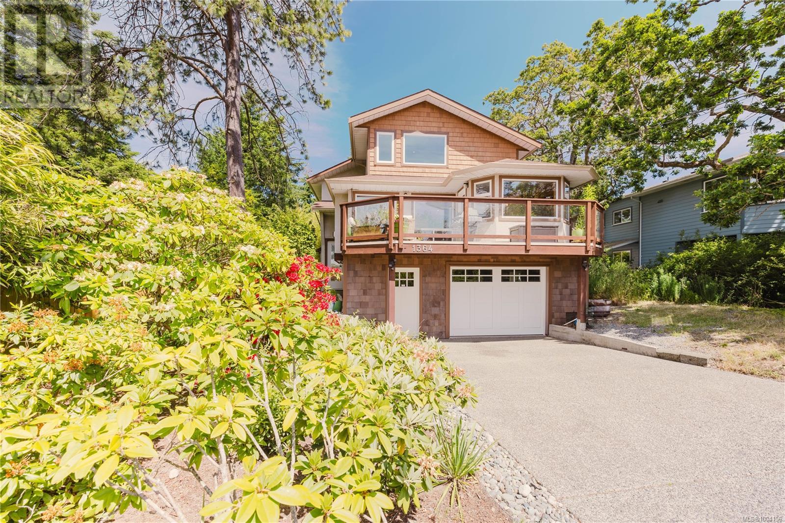 1364 Queensbury Ave