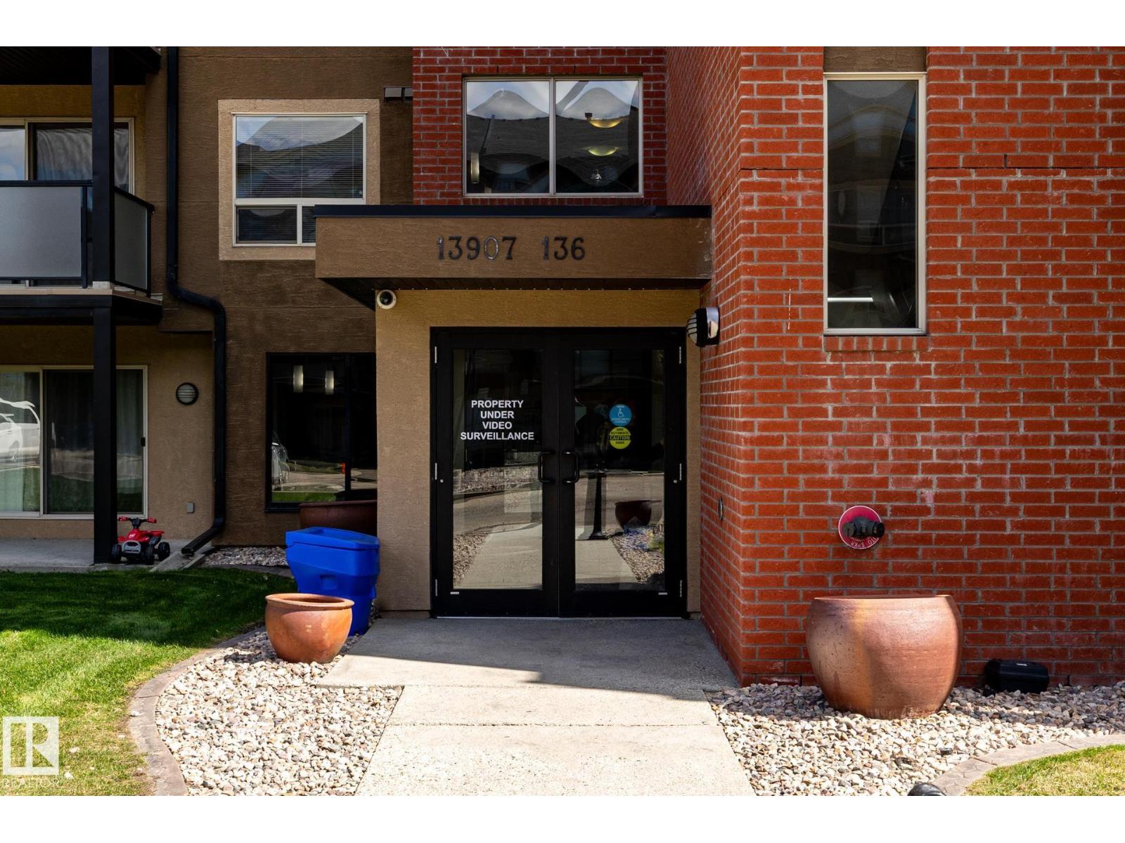 #214 13907 136 ST NW