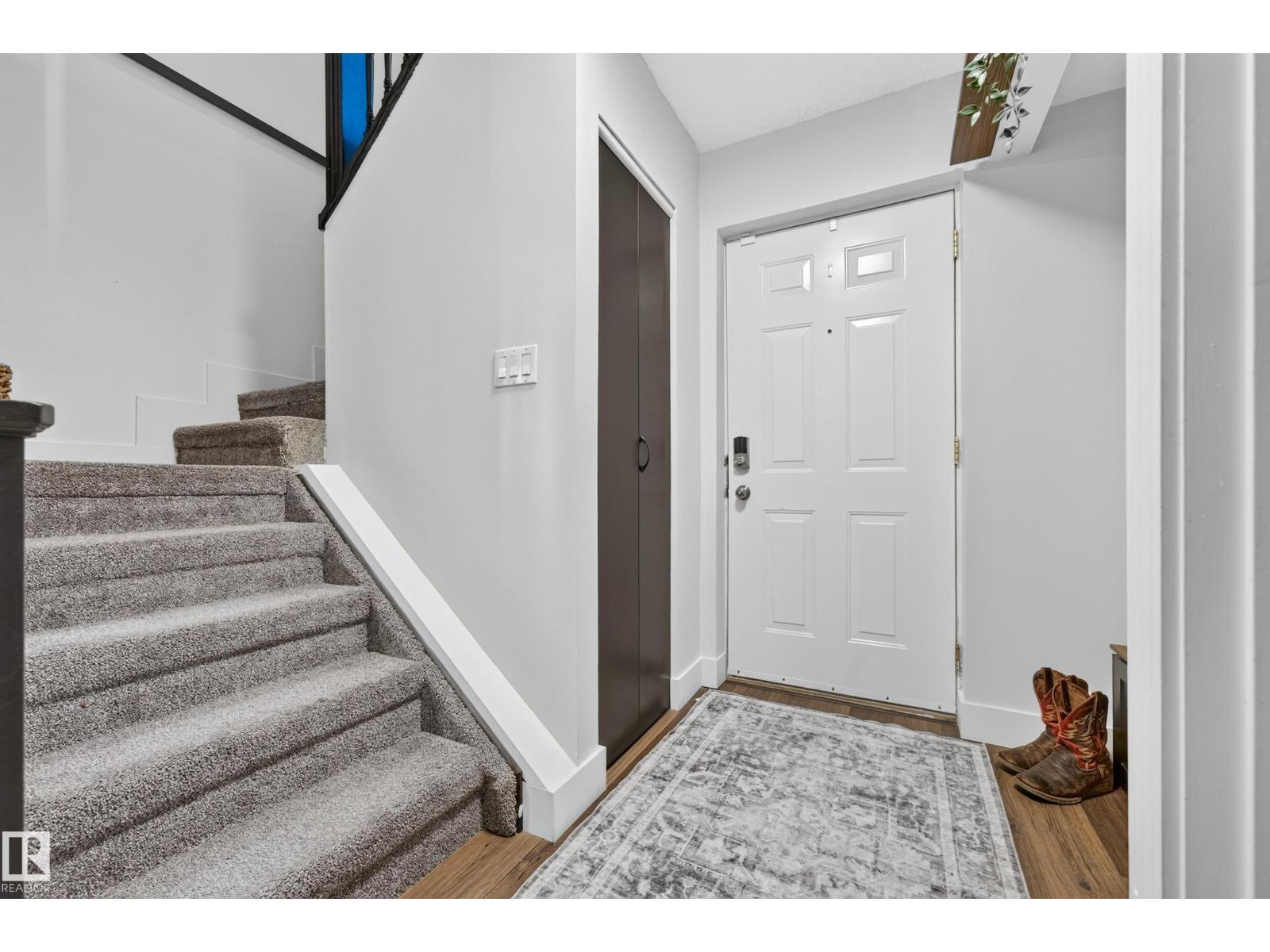 111 LANCASTER TC NW