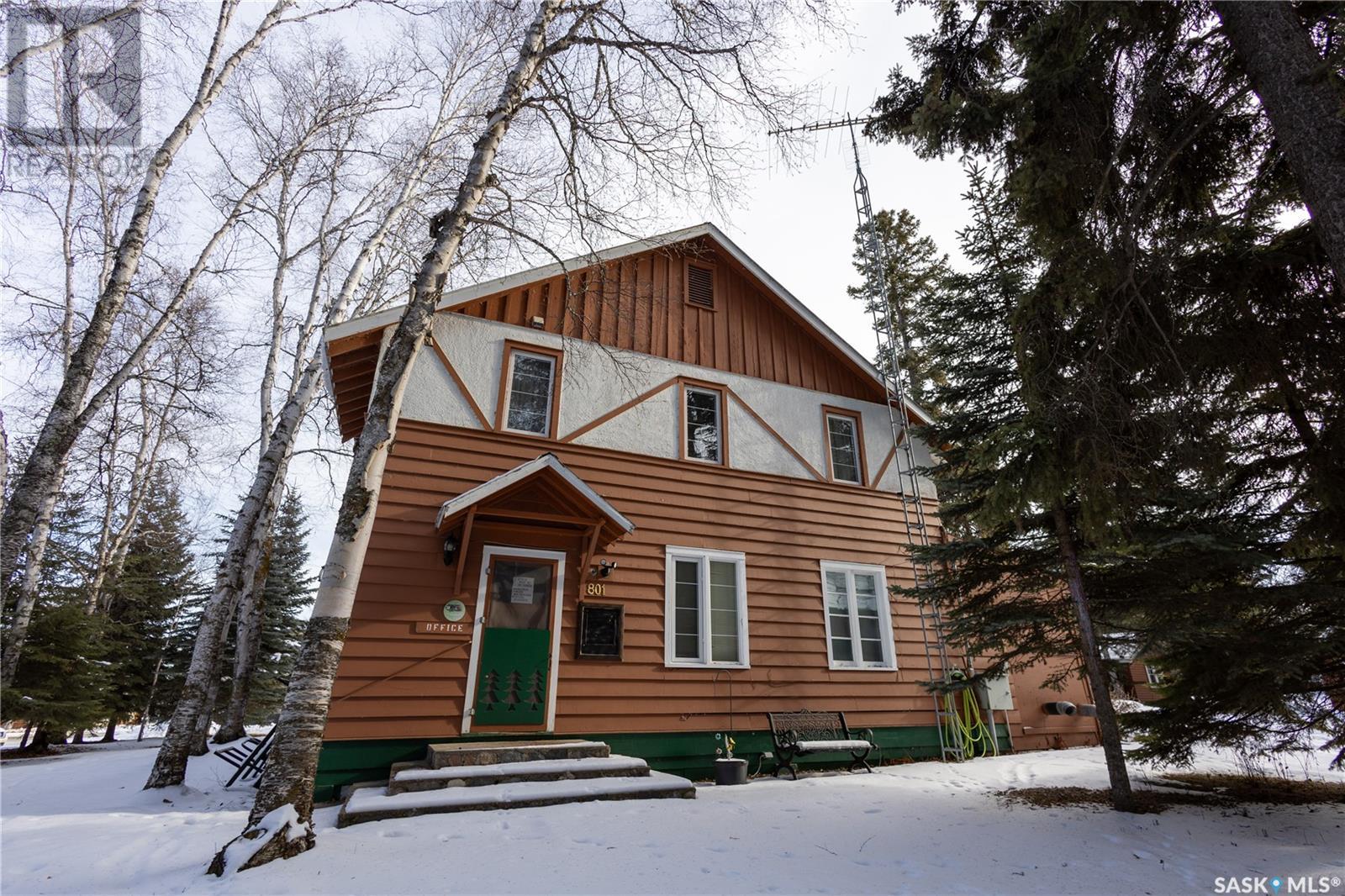 801 Lakeview DRIVE