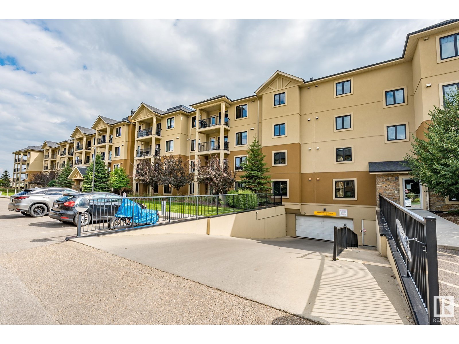#401 1031 173 ST SW