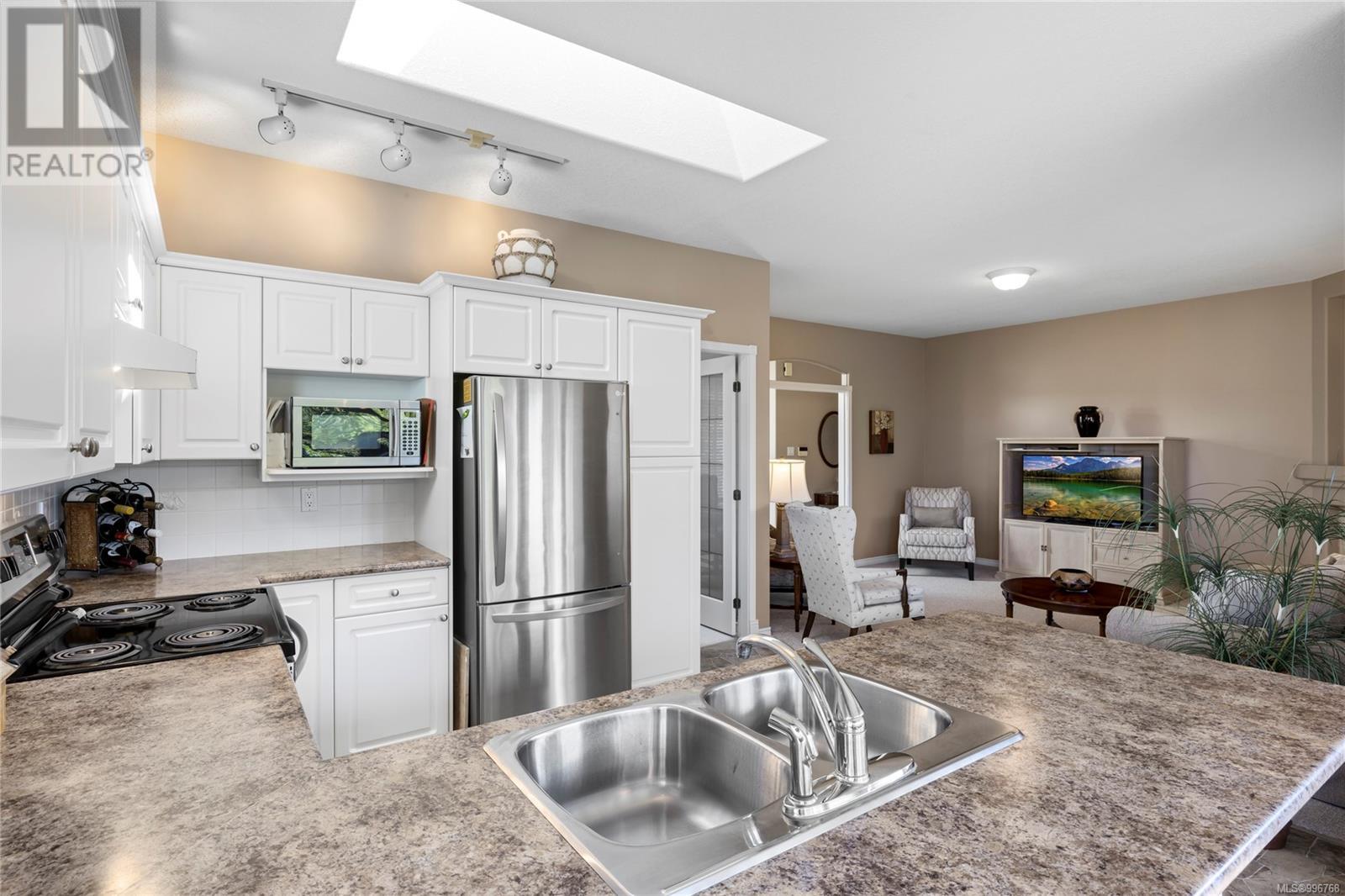 508 Dogleg Close