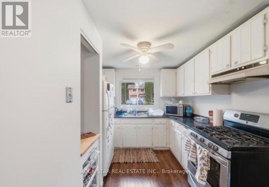 402 MIDWOOD CRESCENT