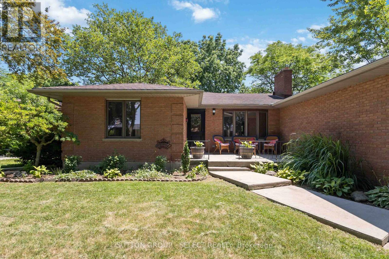 770 GALLOWAY CRESCENT