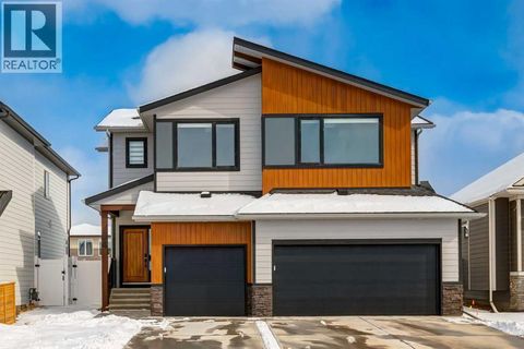 34 Rowmont Grove NW Calgary AB T3L0L3