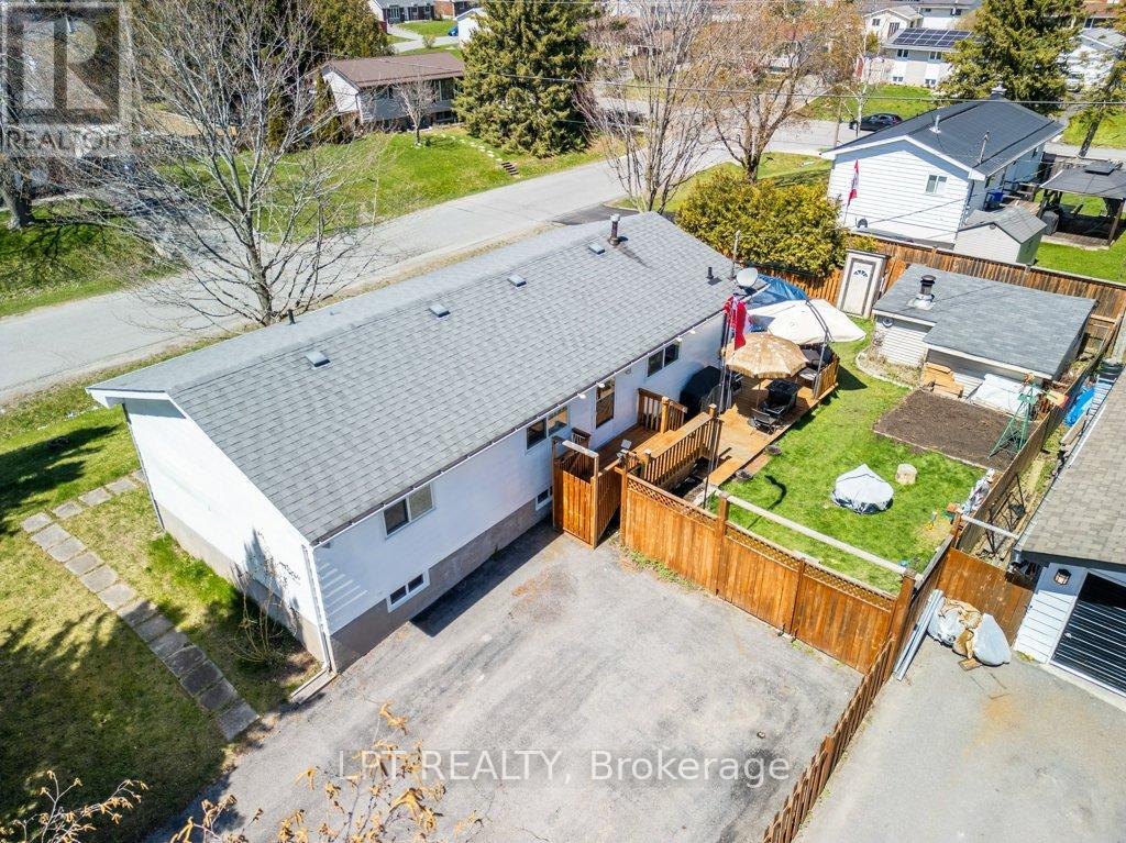 3 DEERFIELD STREET