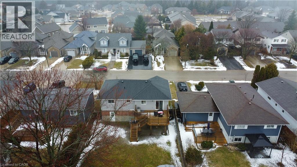 647 KENNARD Crescent