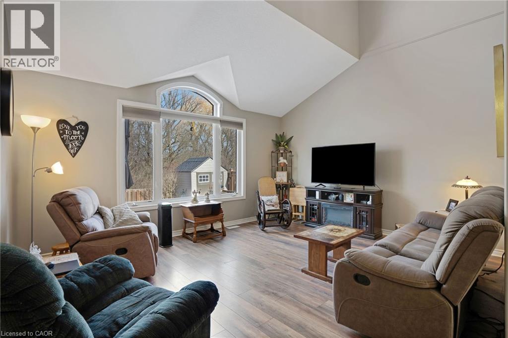 214 SNYDERS Road E Unit# 4